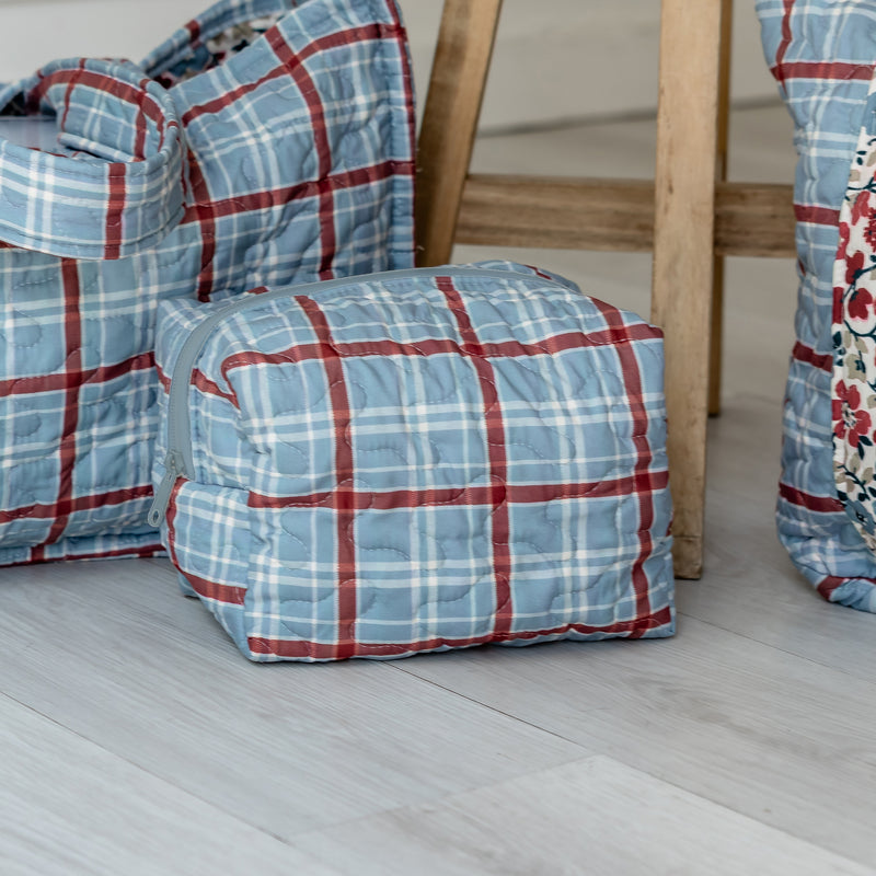 Erin & Ben Co. Willow Plaid Blue Quilted Makeup Bag