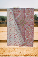 Edera Medallion Sand/Fuchsia Quilt