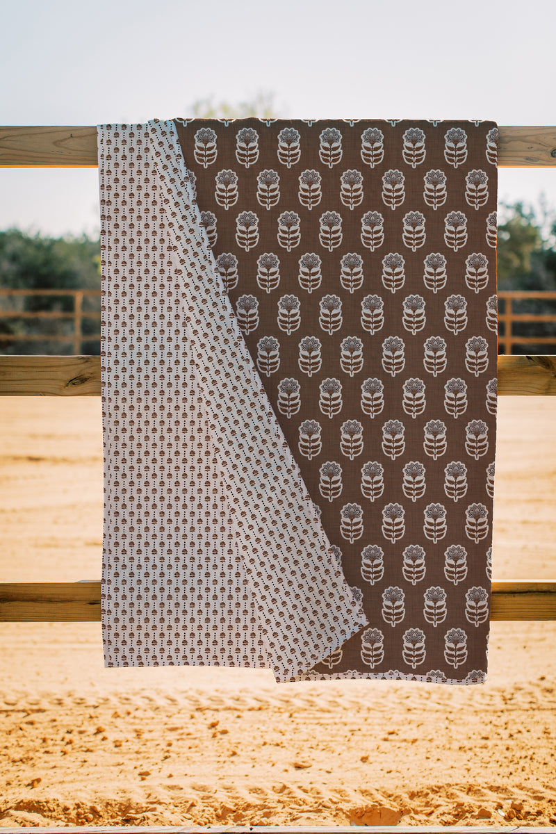 Erin and Ben Co. Sadie Floral Icon Brown Quilt