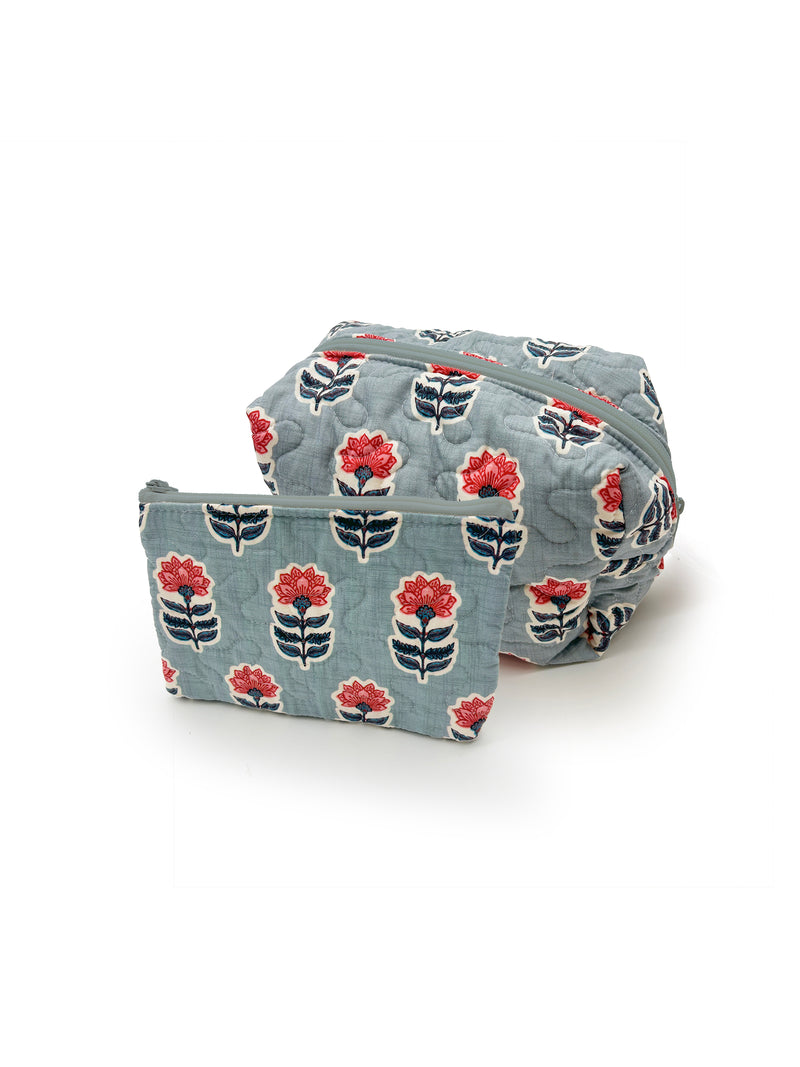 Erin & Ben Co. Sadie Floral Icon Blue Quilted Makeup Bag