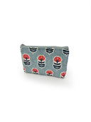 Erin & Ben Co. Sadie Floral Icon Blue Quilted Makeup Bag