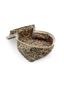 small floral pattern quilted travel bag 